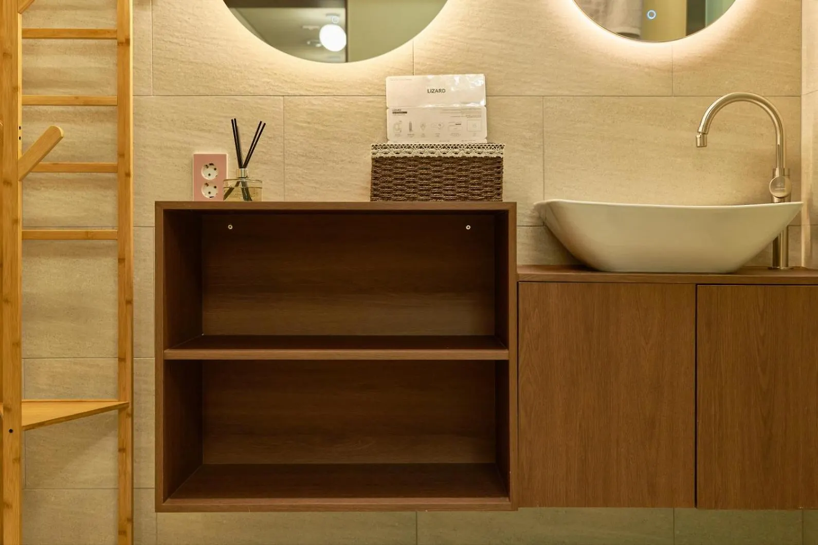 150M From Myeongdong Station, Private Use, Hotel Style Interior, Free Korean Ramen Seoul